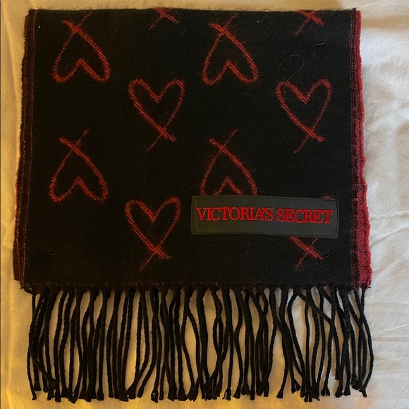 Victoria's Secret Black Scarf with Red Hearts - Picture 1 of 3